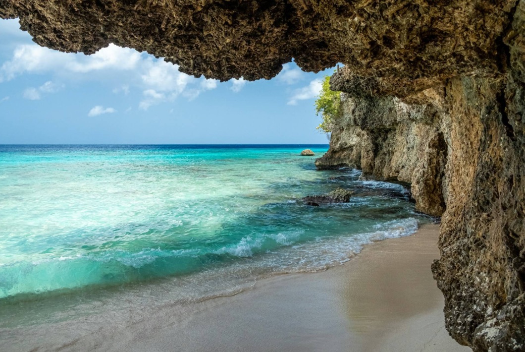 Photo by&nbsp;Den Harrson via Unsplash