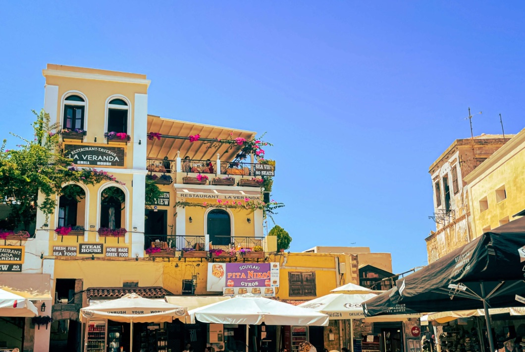 Photo by Sipan Hamed via Unsplash