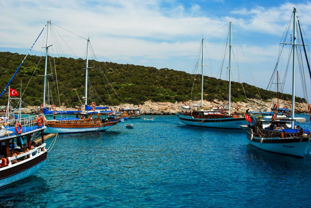 Photo by&nbsp;Engin Yapici&nbsp;via Unsplash