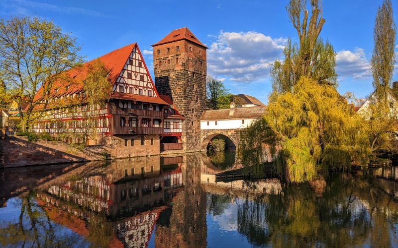 How to get from Nuremberg Airport (NUE) to Erlangen? image