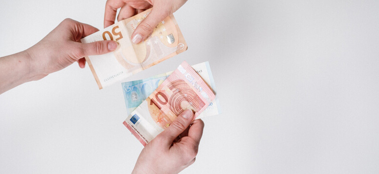 Common Tourist Scams image
