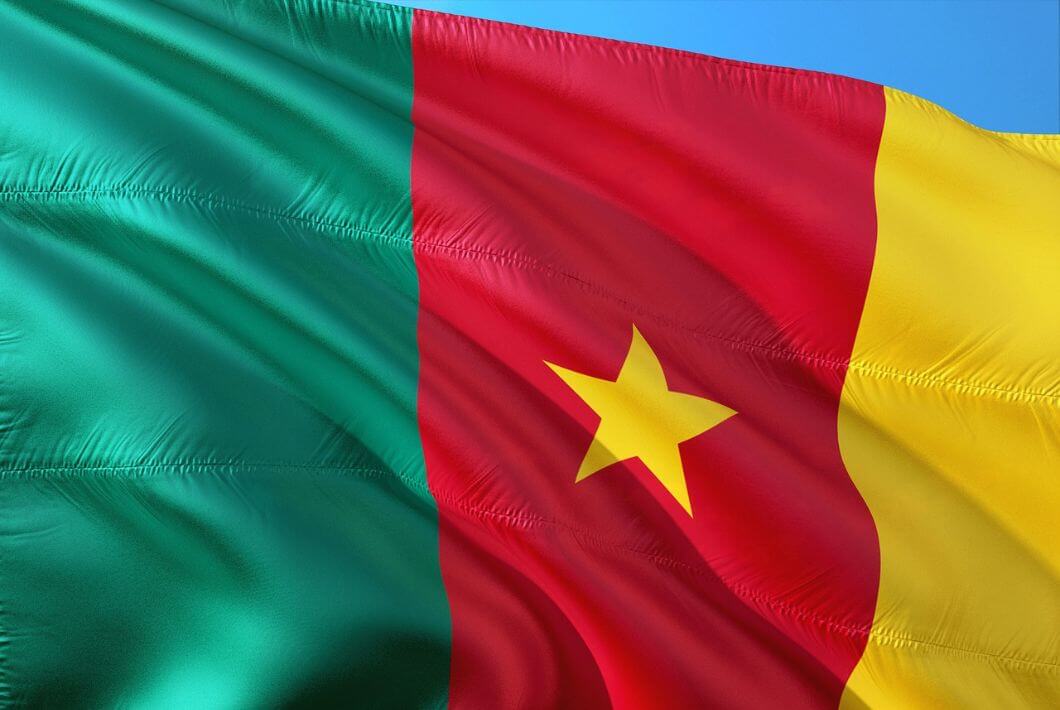 Internationale Kamerun-Flagge Bild von jorono bei Pixabay