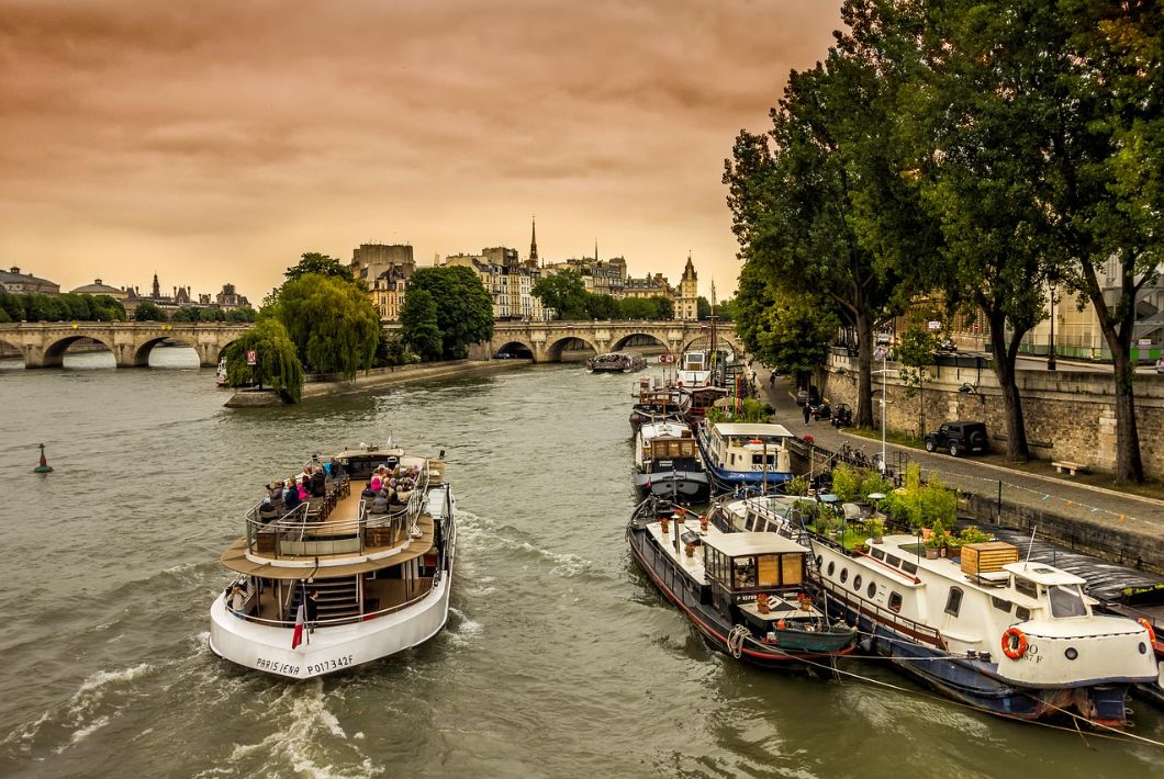 Image by edmondlafoto from Pixabay