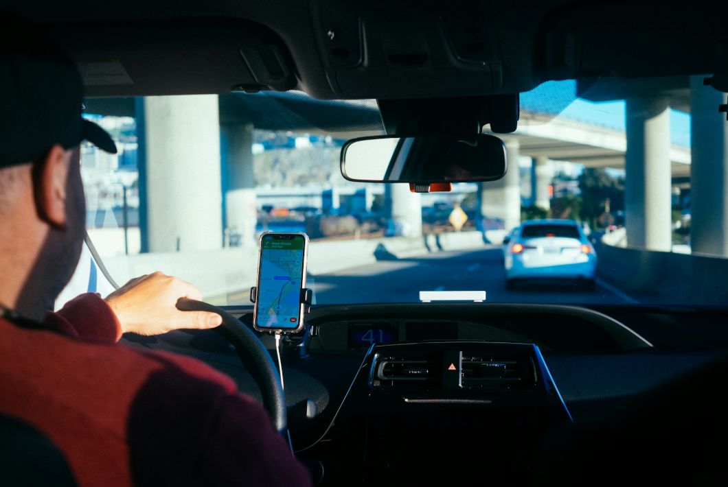 Tipping Process in&nbsp;Shared Ride Services