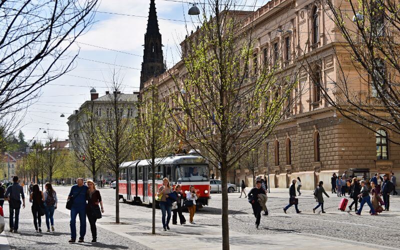 How to get from Salzburg Airport to the City Centre? image