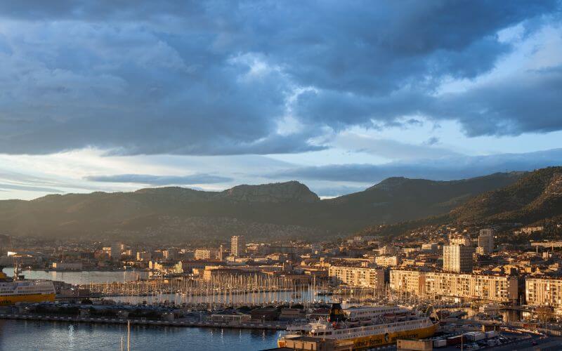 How to get from Toulon Hyeres Airport to St Tropez? image