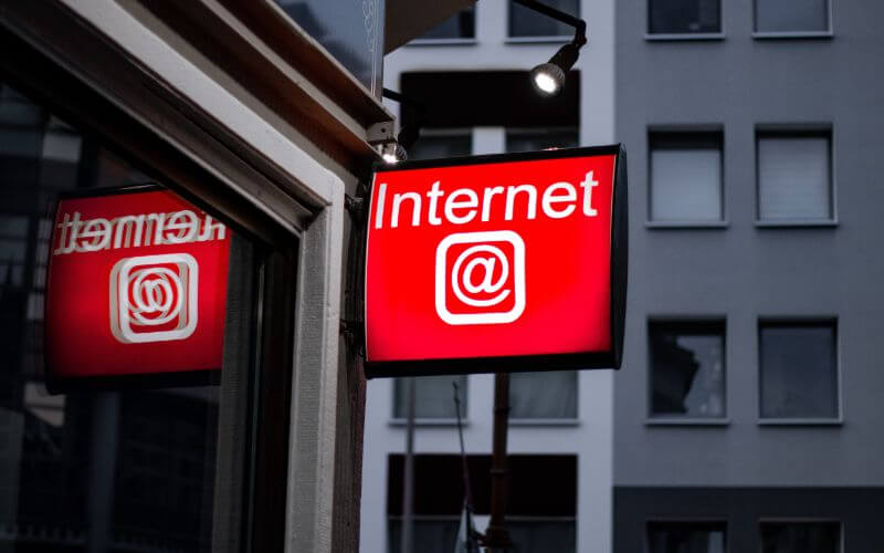 How Do I Get A SIM Card In Greece? image