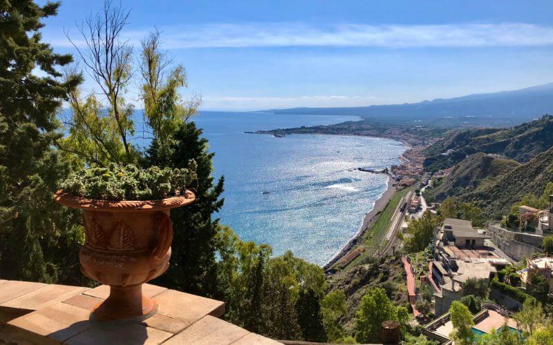 Where to Stay in Sicily? image